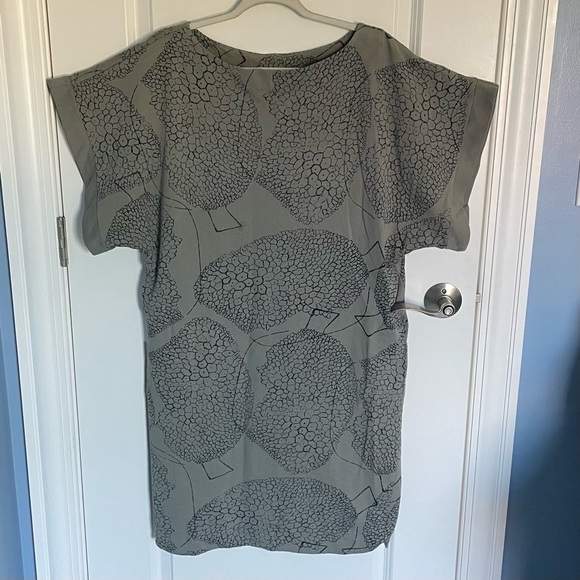 No Nasties Light Gray Goenchi Loopknit Midi Dress Size Large - 47457 - Picture 2 of 13